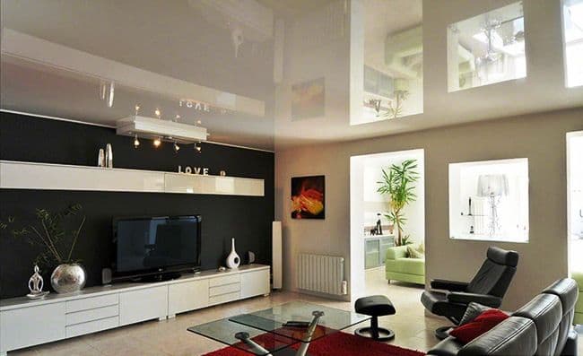 Глянцевый натяжной потолок