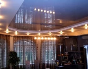 Какой натяжной потолок выбрать для кухни