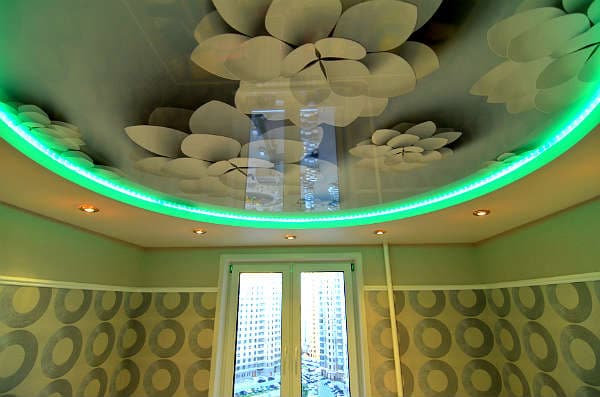 natyazhnye-potolki-s-risunkom-foto_potolkov (1).jpg