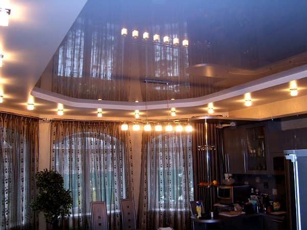 natyazhnoj-potolok-vybrat-dlya-kukhni (2).jpg