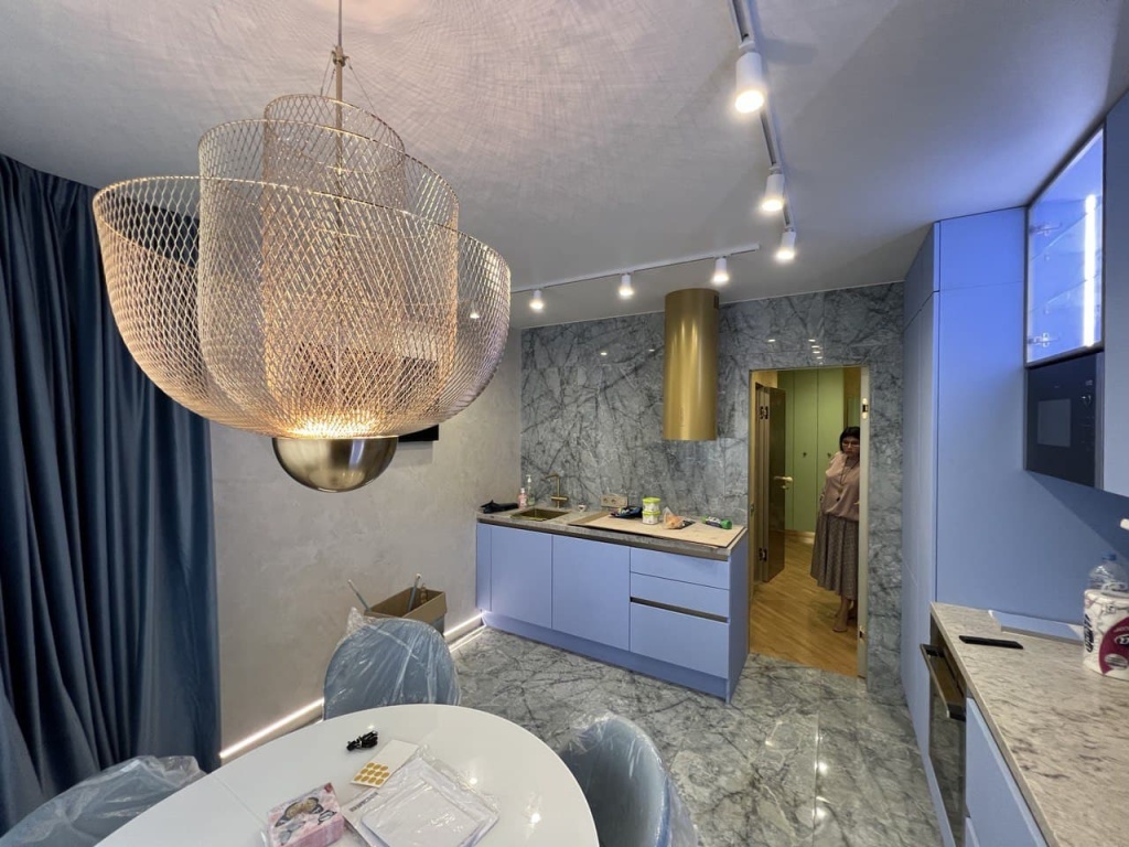 natyazhnoy-potolok-na-kuhne-vinilovaya-plyonka-ili-tkan-chto-luchshe.jpg natyazhnoy-potolok-na-kuhne-vinilovaya-plyonka-ili-tkan-chto-luchshe.jpg